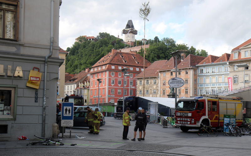 Illustration for article titled Cops: Austrian F1 Attack Suspect Has History Of Violence, Mental Illness
